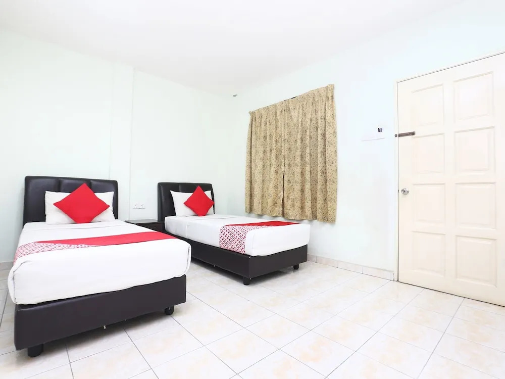 Kb 7 Days Hotel By OYO Rooms