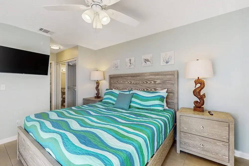 Centrally Located Dog-friendly Home With Beach Gear & Patio - Snowbird-friendly