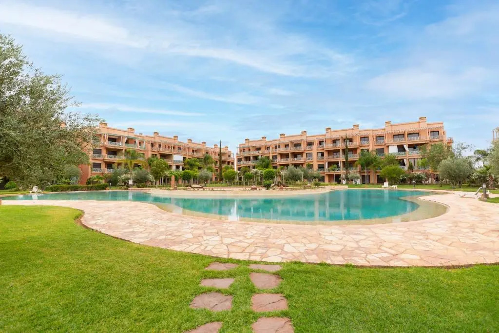Luxury 3 bedrooms apartment with pool 100MBs wifi