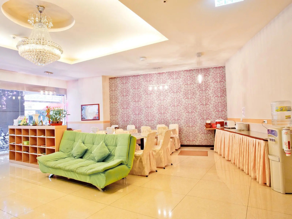 Green Park Commercial Hotel