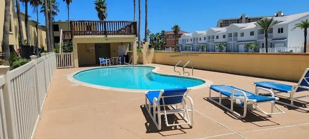 2 Levels Pool Near Beach 2 Patios 2 Bedroom Apts