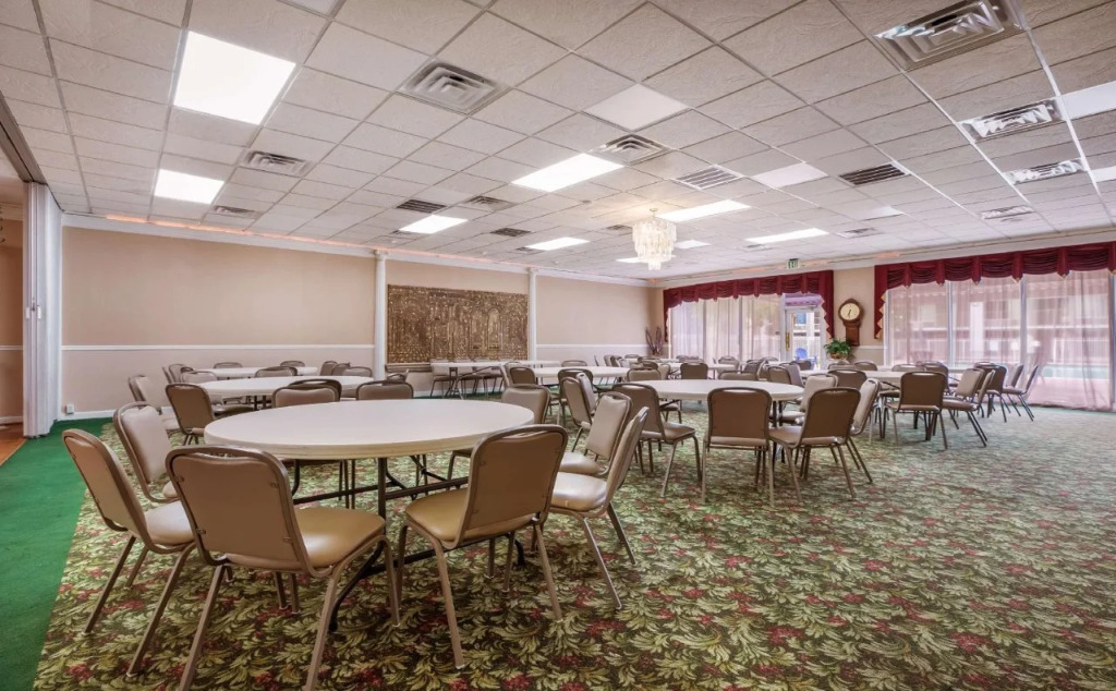 Calloway Inn & Suites