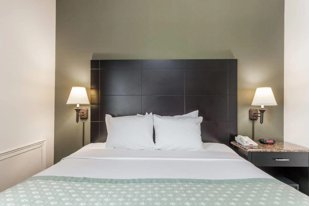 Ramada by Wyndham Newburgh/West Point