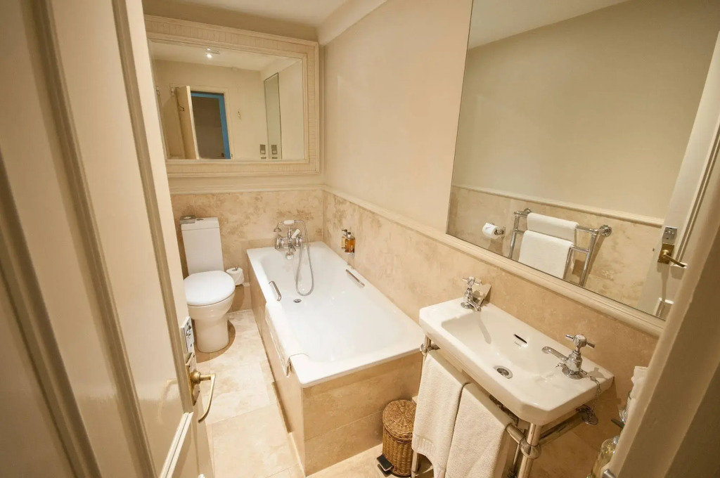 Apsley House Hotel