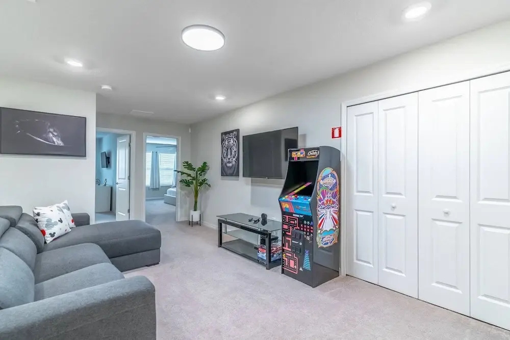 4014 Windsor Island