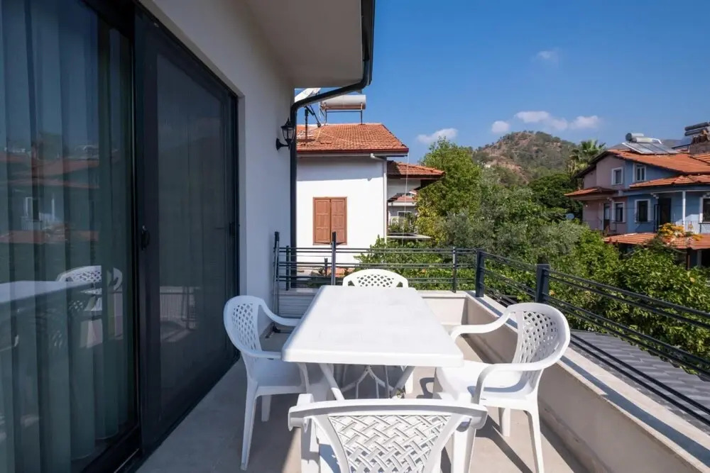Central Villa Near Sea With Balcony in Fethiye