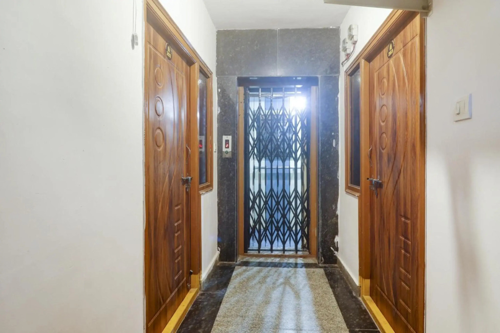 Super OYO 91856 Broholic Hotels