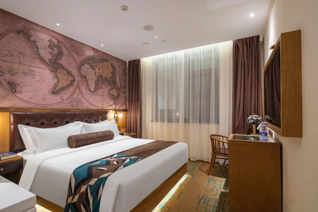 Choenix Hotel (Beijing Tiananmen Square Qianmen Street Subway Station)