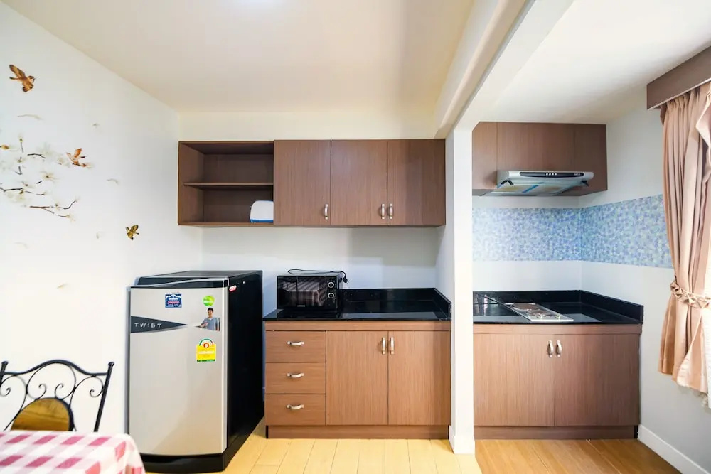 Scandia Beach Hotel - Soi 7 Best Location - 200m to Beach next to Food Market