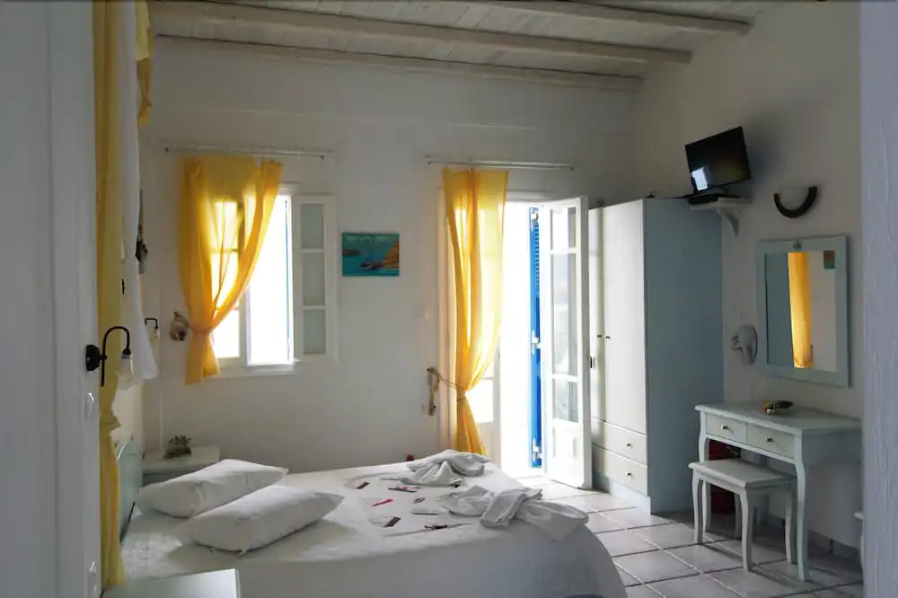 Studios Niovi Serifos