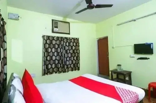 Shanti Bhavan by OYO Rooms