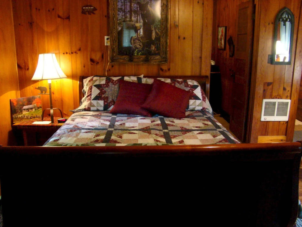 Brevard Inn and Cabins