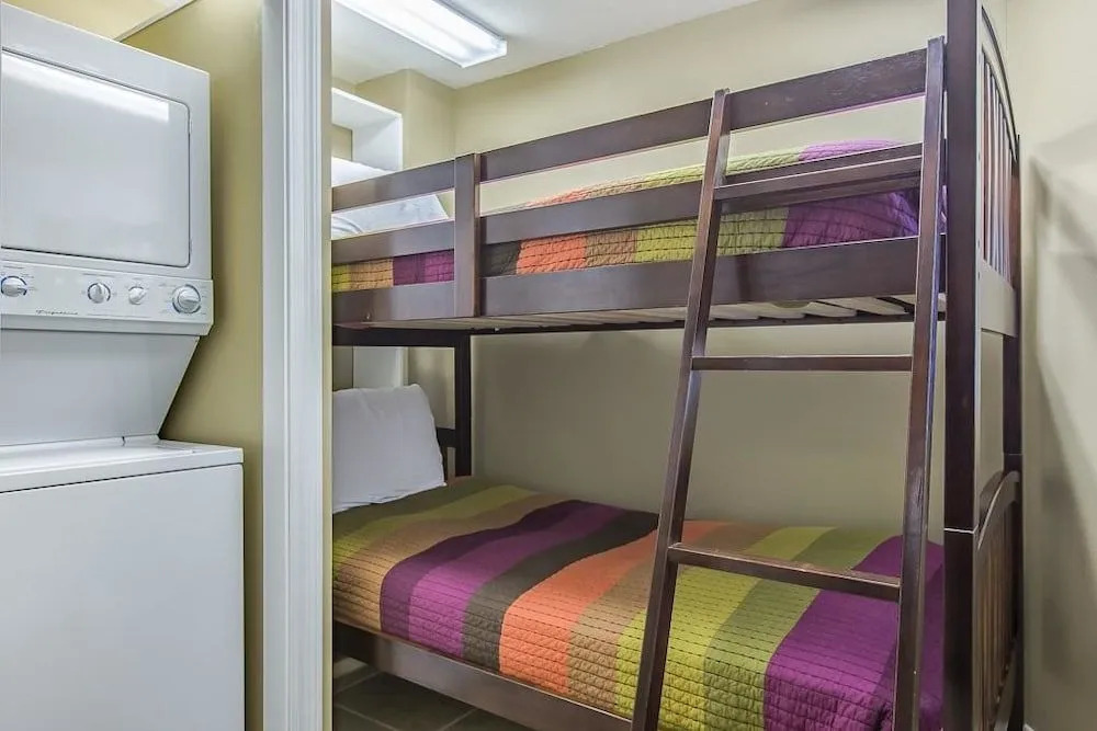 The Moorings Unit 516
