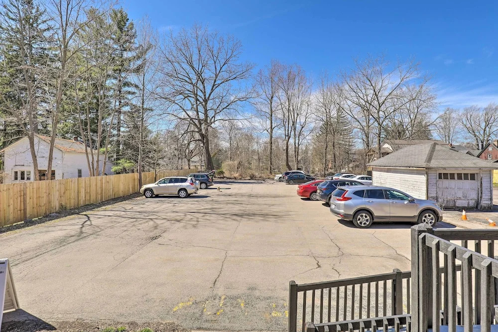Charming & Walkable Fairport Village Apartment!