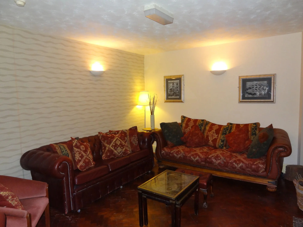 Edward Hotel