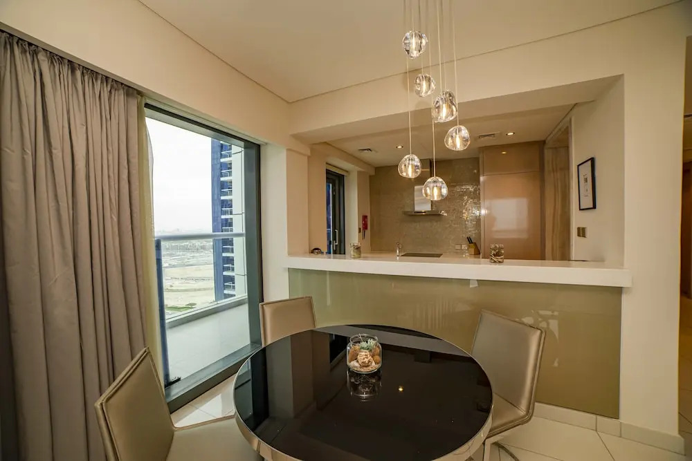Luxury 2BR Apartment in Paramount Towers Business Bay
