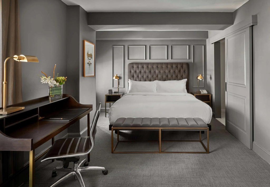 Hotel Phillips Kansas City, Curio Collection By Hilton