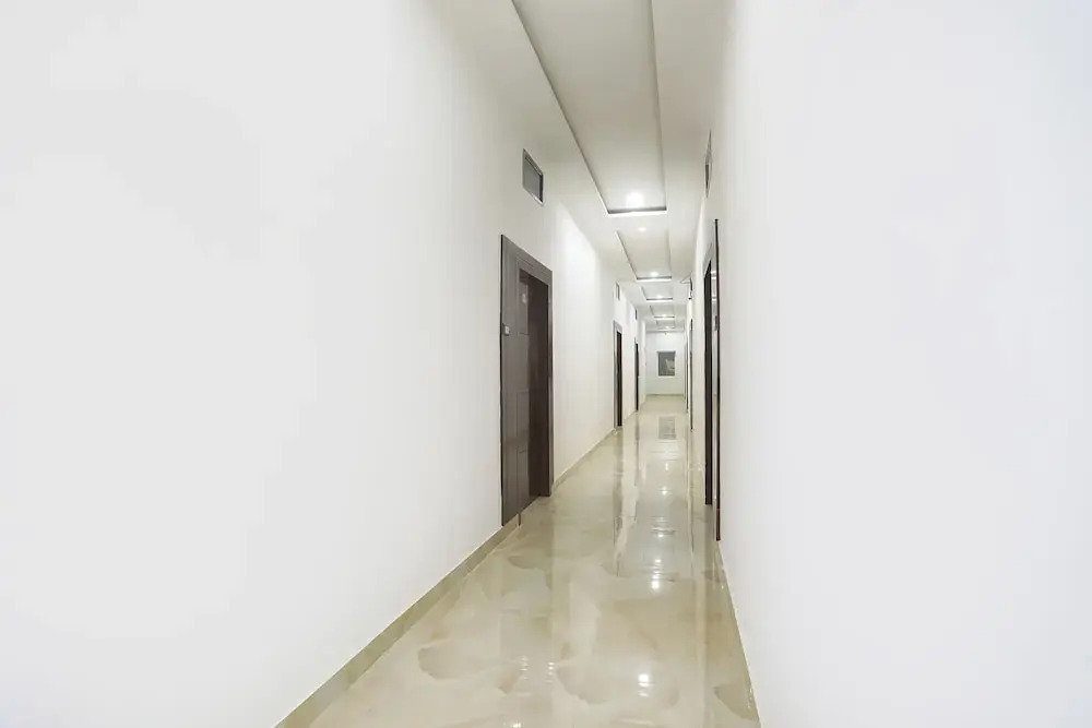 Fabhotel Varanasi Suites