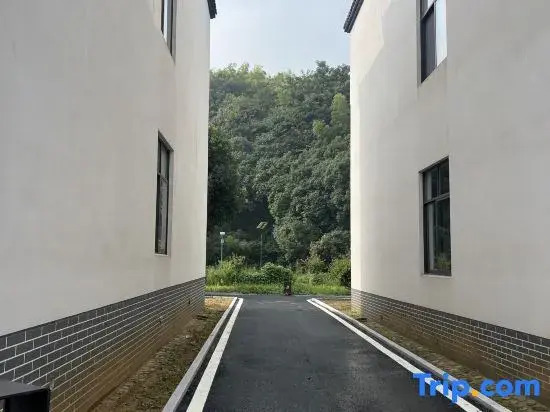 Guangde Creek Zhushan Hotel (Lucun Reservoir)