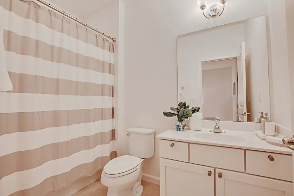 Very Private Surroundings Pool, Game Room & More! 7 Bedroom Home