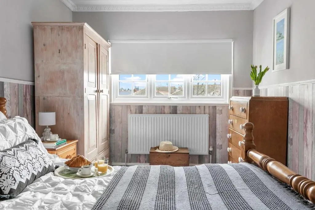Beach Cottage - Nautical-themed Cottage in Central Totnes