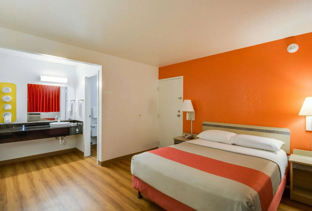 Motel 6-Schiller Park, IL - Chicago OHare
