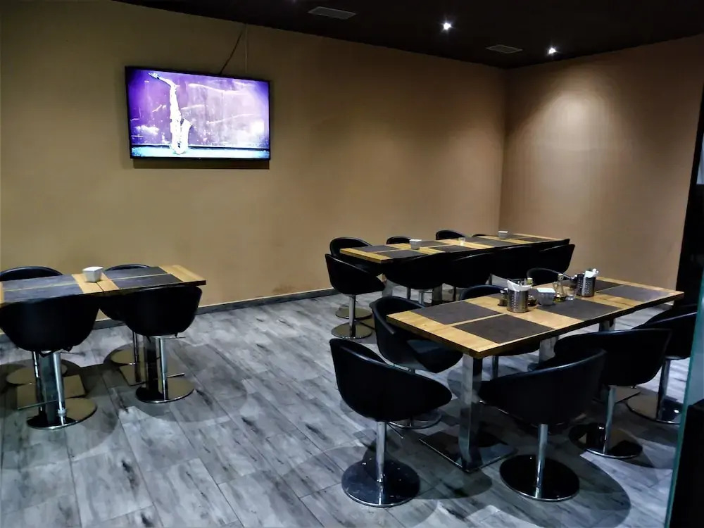 TIF hotel & restaurant