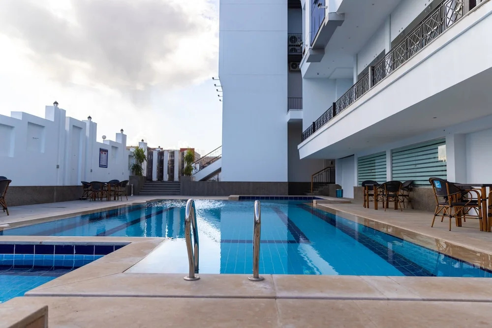 Lamar Azur Hotel
