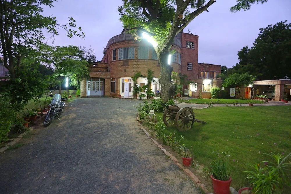 OYO 9306 near IIT
