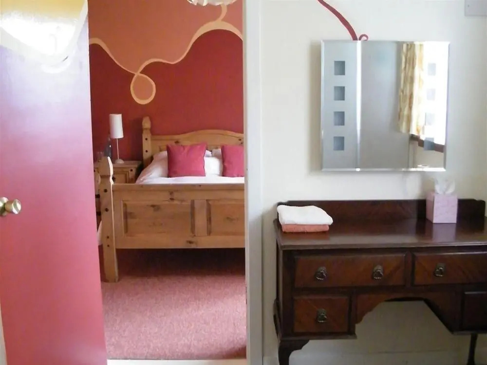 Six Willows Bed and Breakfast