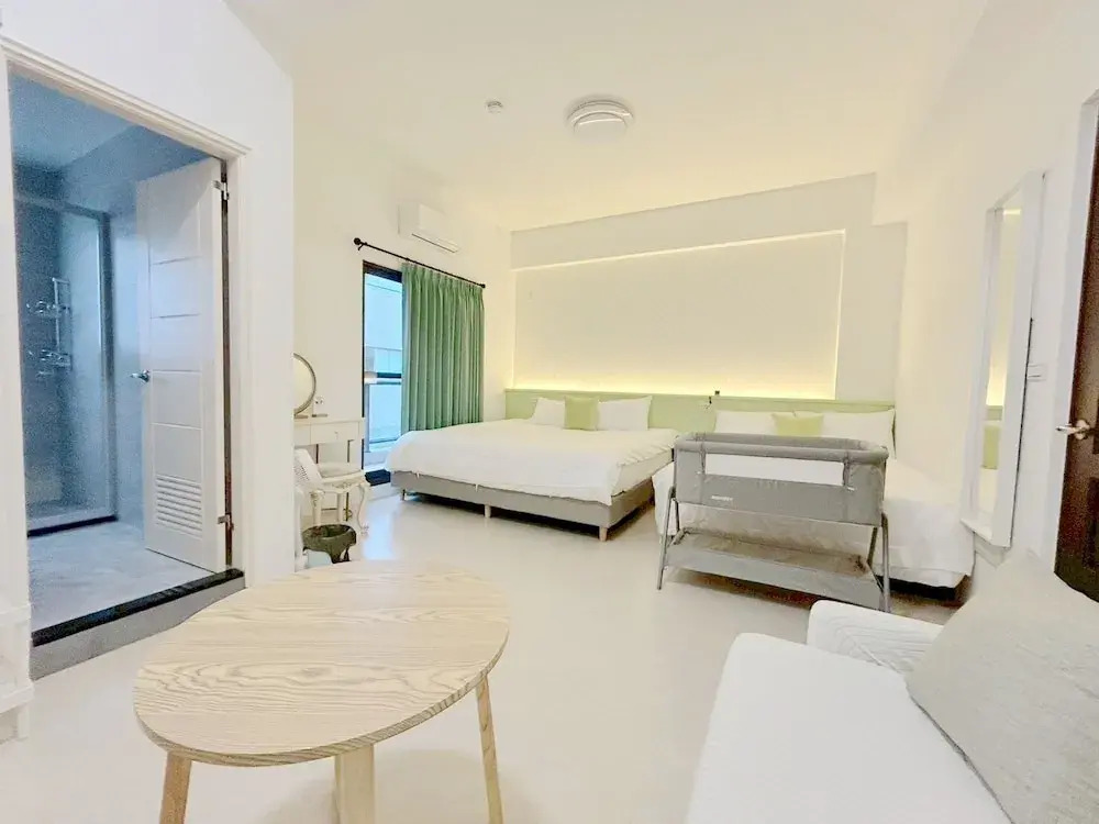 Mooon House