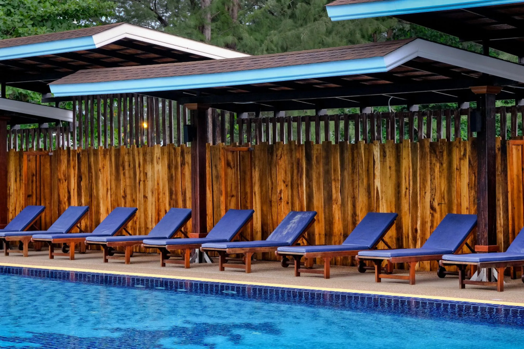 Naiyang Park Resort - Beachfront Escape