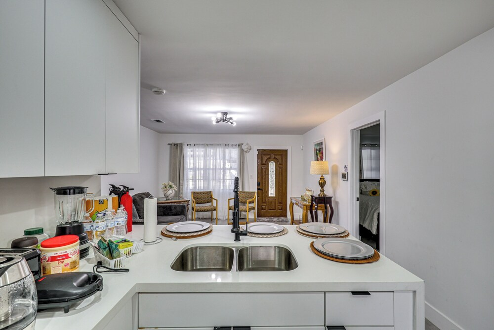 Cozy Fort Lauderdale Home w/ Yard: 7 Mi to Beaches