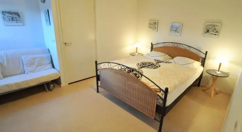 Holiday House Hurpeschzegel