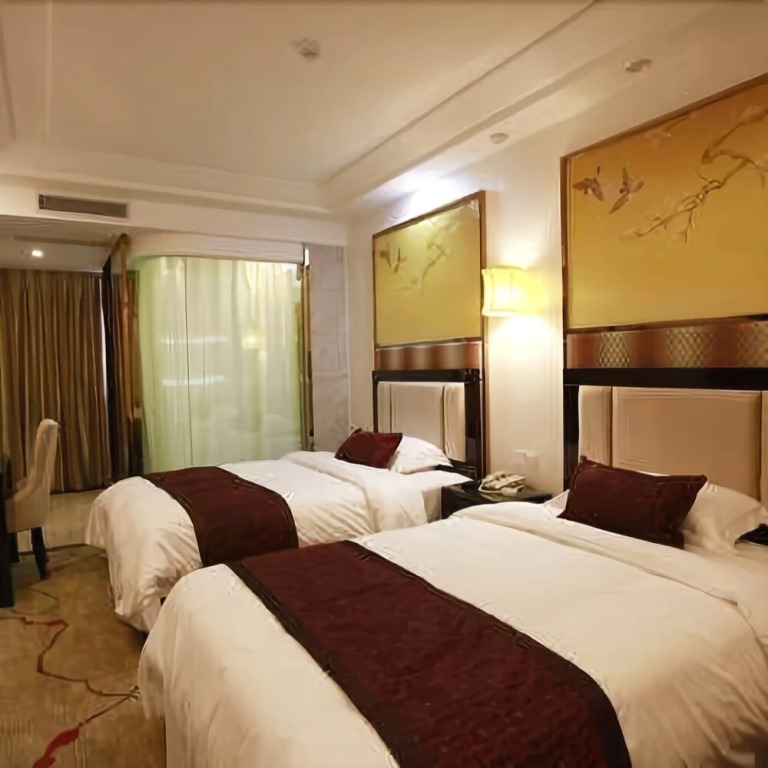 Golden Cube Grand Hotel