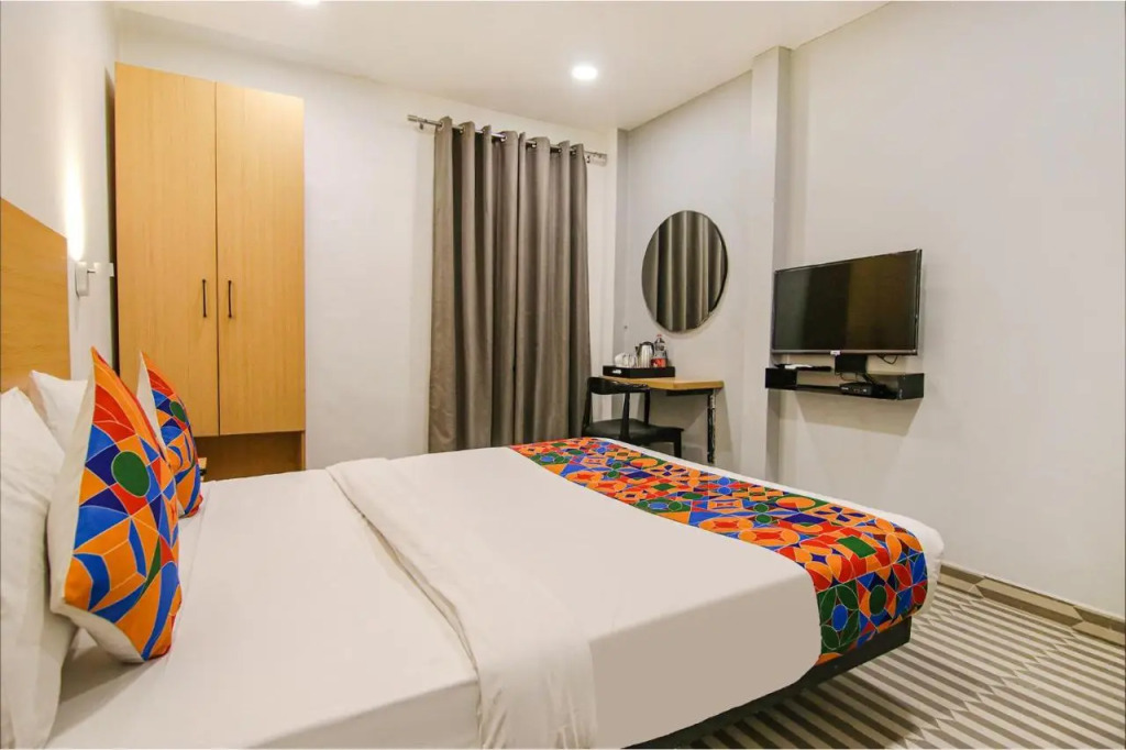 FabHotel Chawla House