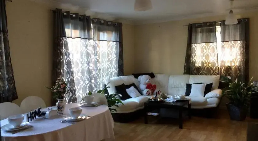 Millennium Drive Apartment