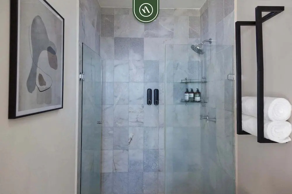 Ocean View 2BR Condo - Private Terrace - Beach