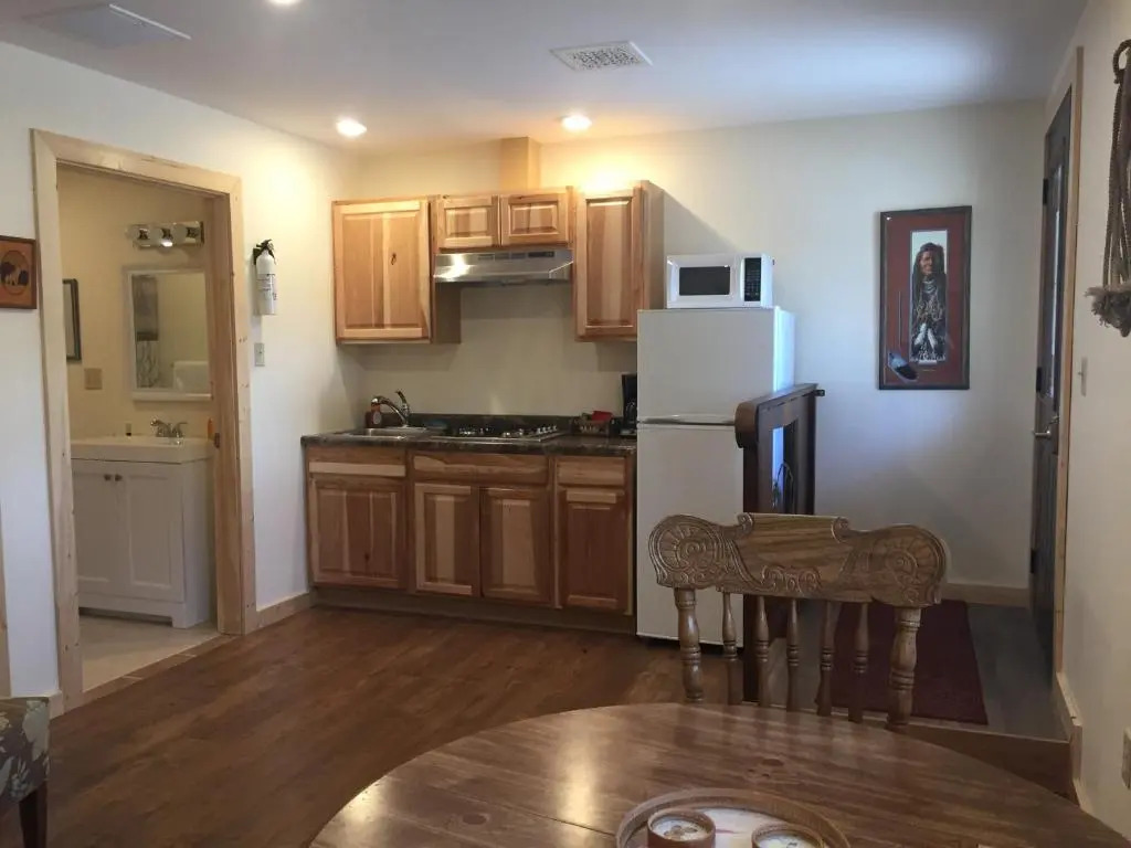 Creekside Downtown Vacation Suites, Only Adults 25 or older