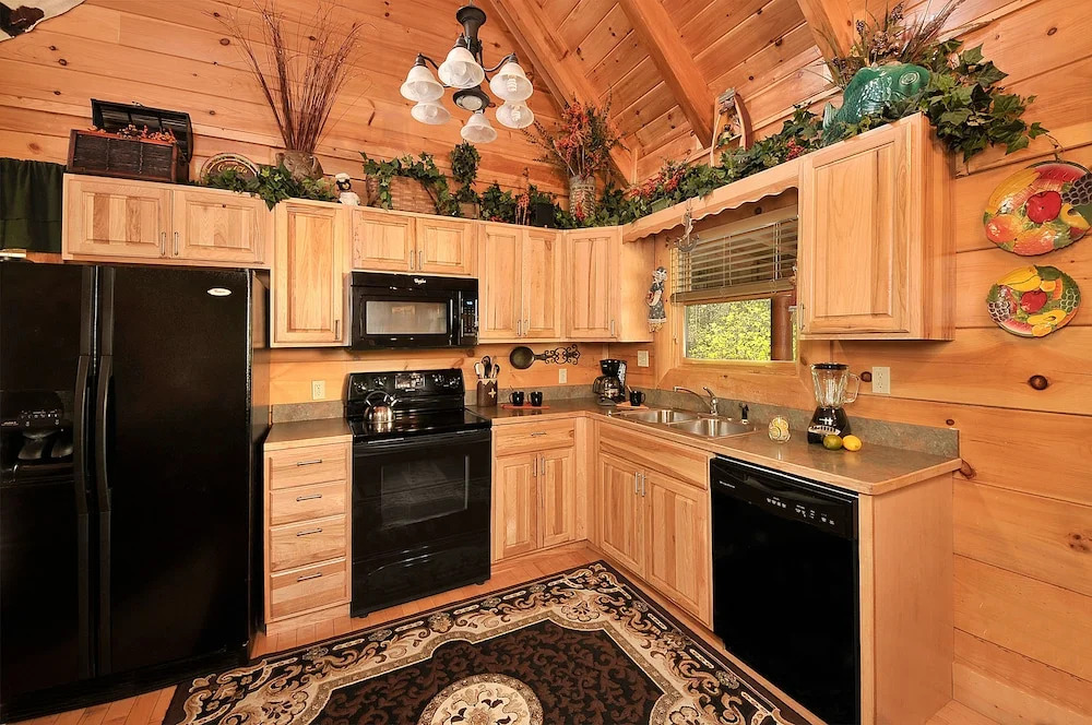 Hakuna Matata - 2 Br cabin by RedAwning