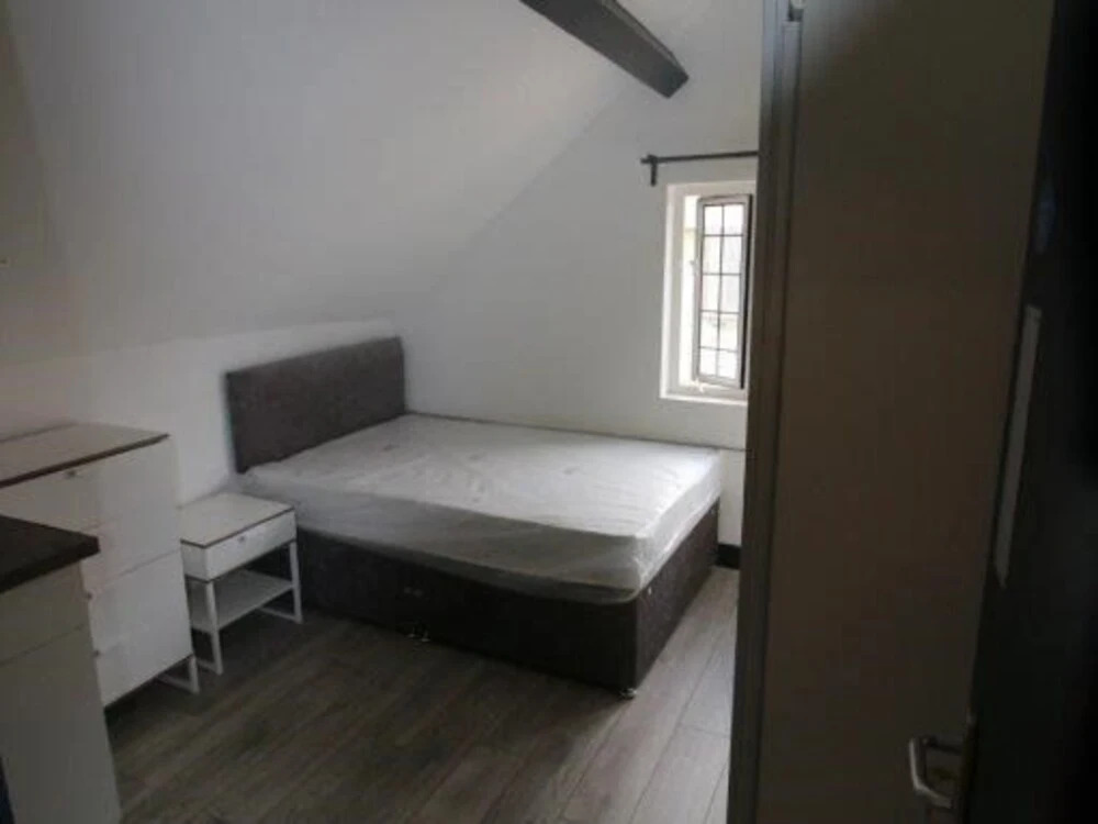 Frodsham Street Apartment