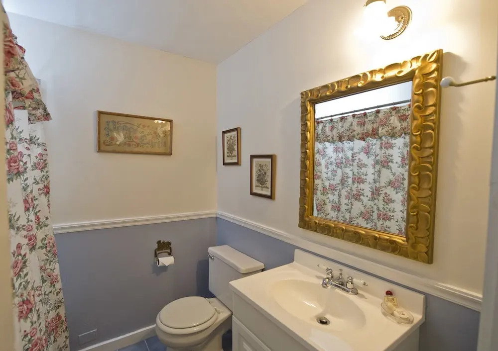 Annes White Columns Inn