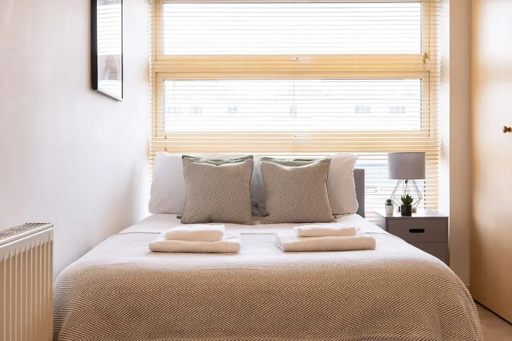 Stunning 2 Bed Flat near Tower Bridge