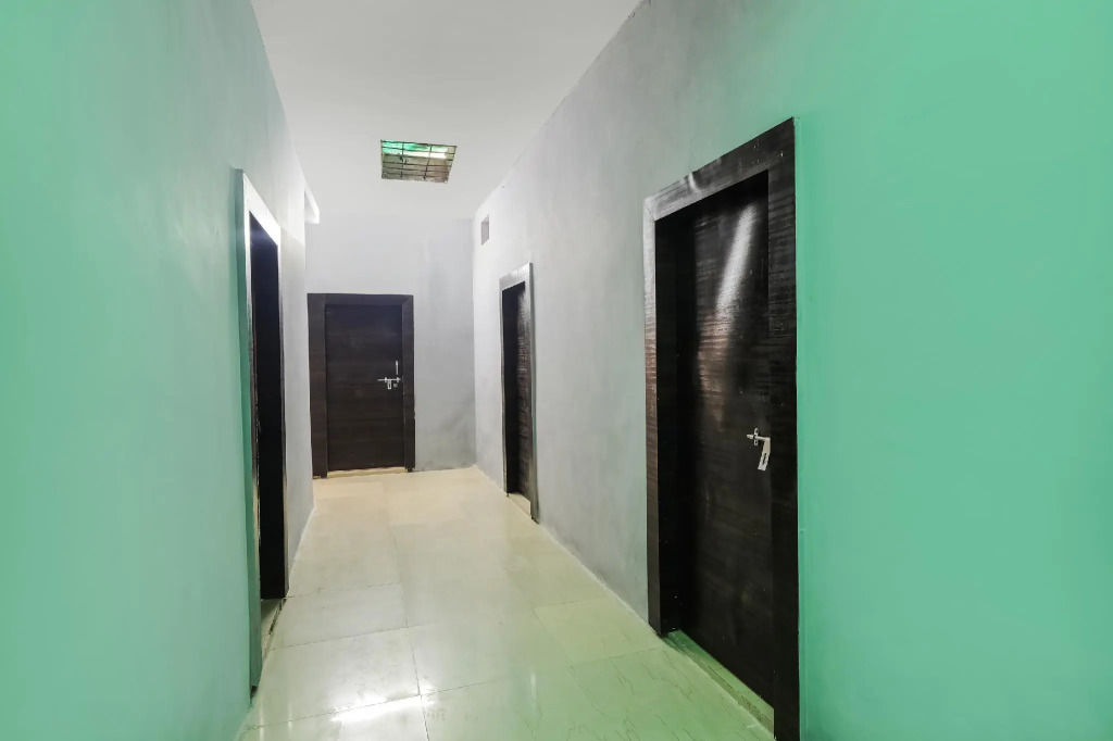 SPOT ON 47617 Hotel Suraj Vatika