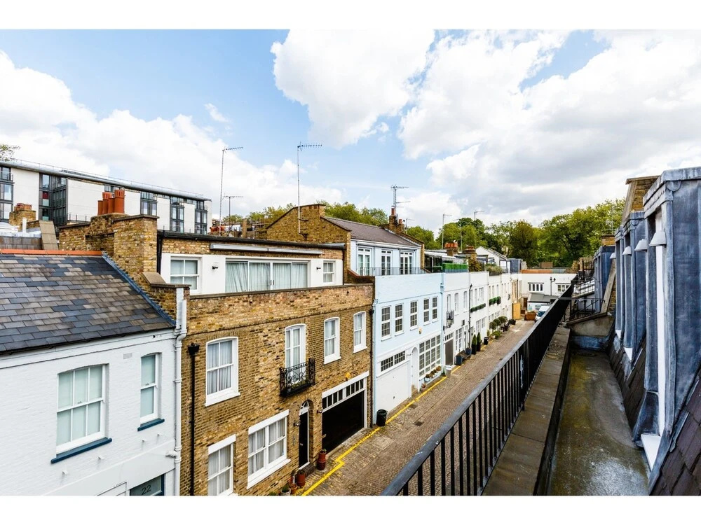 Rare and Gorgeous Hyde Park Mews House Sleeps 8