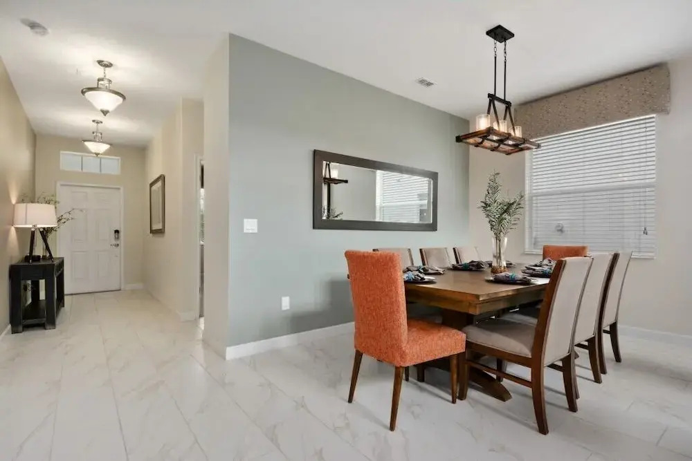 Amazing 5 Bedroom Home With Private Pool Home