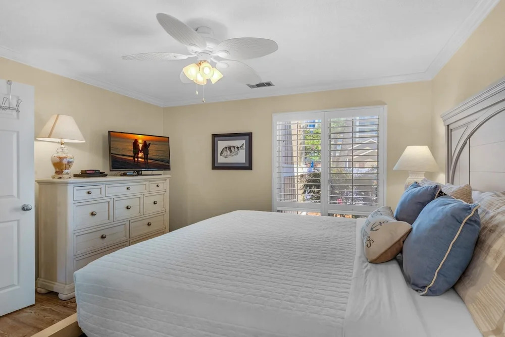 Seascape Lakefront Villas 189- Dont Worry, Beach Happy