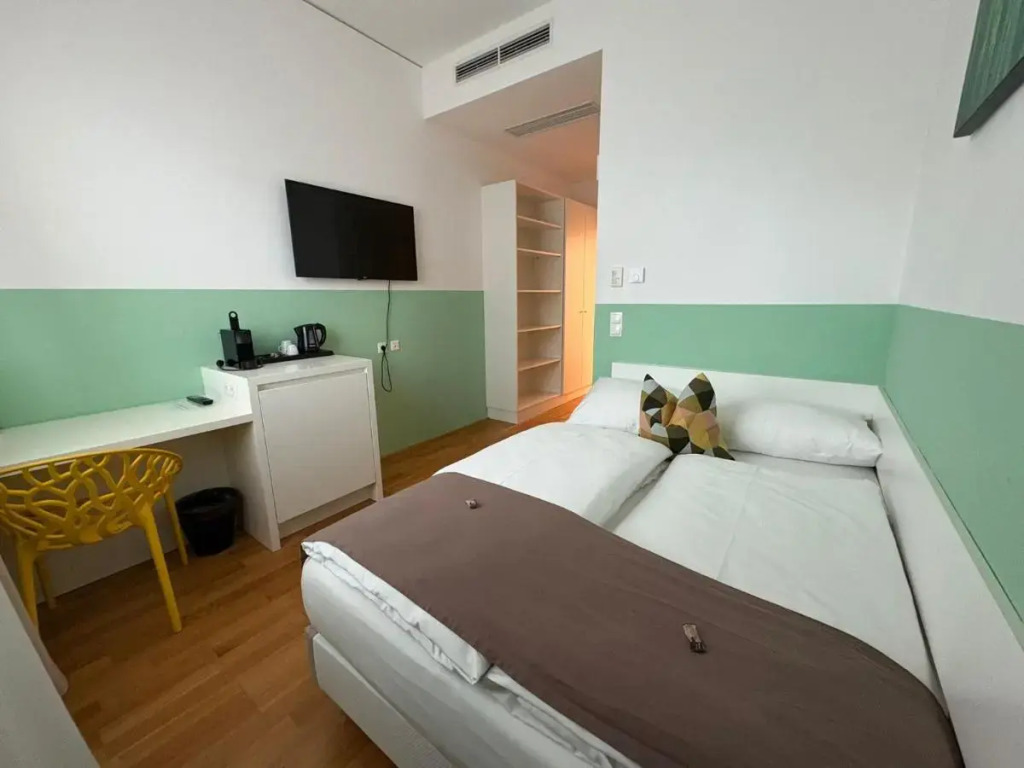 sHome Self-Check-in Hotel Graz