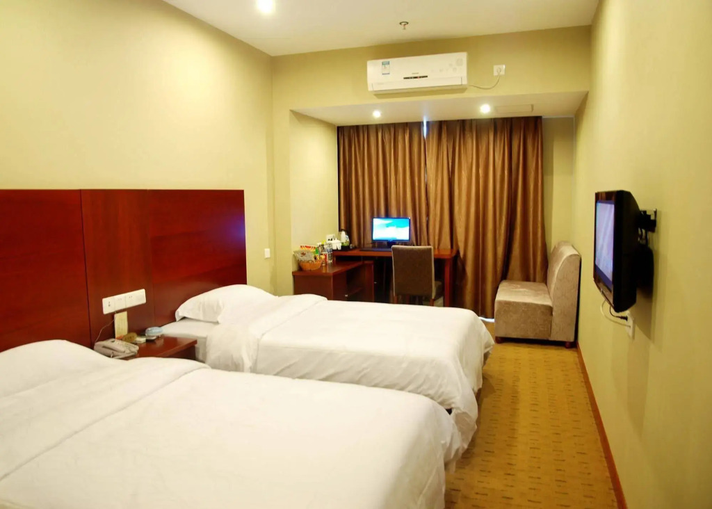 7Days Inn Hotel (Chongqing Longtousi North Railway Station High-Speed Rail Station)