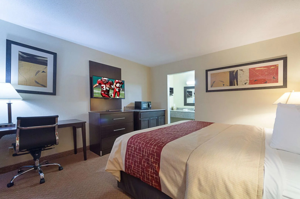 Red Roof Inn PLUS+ Dallas - Addison